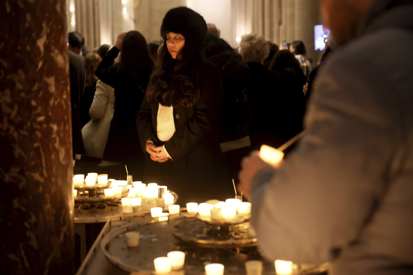 Cities worldwide hold subdued Christmas Eve celebrations amid conflicts | iNFOnews.ca Cities worldwide hold subdued Christmas Eve celebrations amid conflicts | iNFOnews.ca