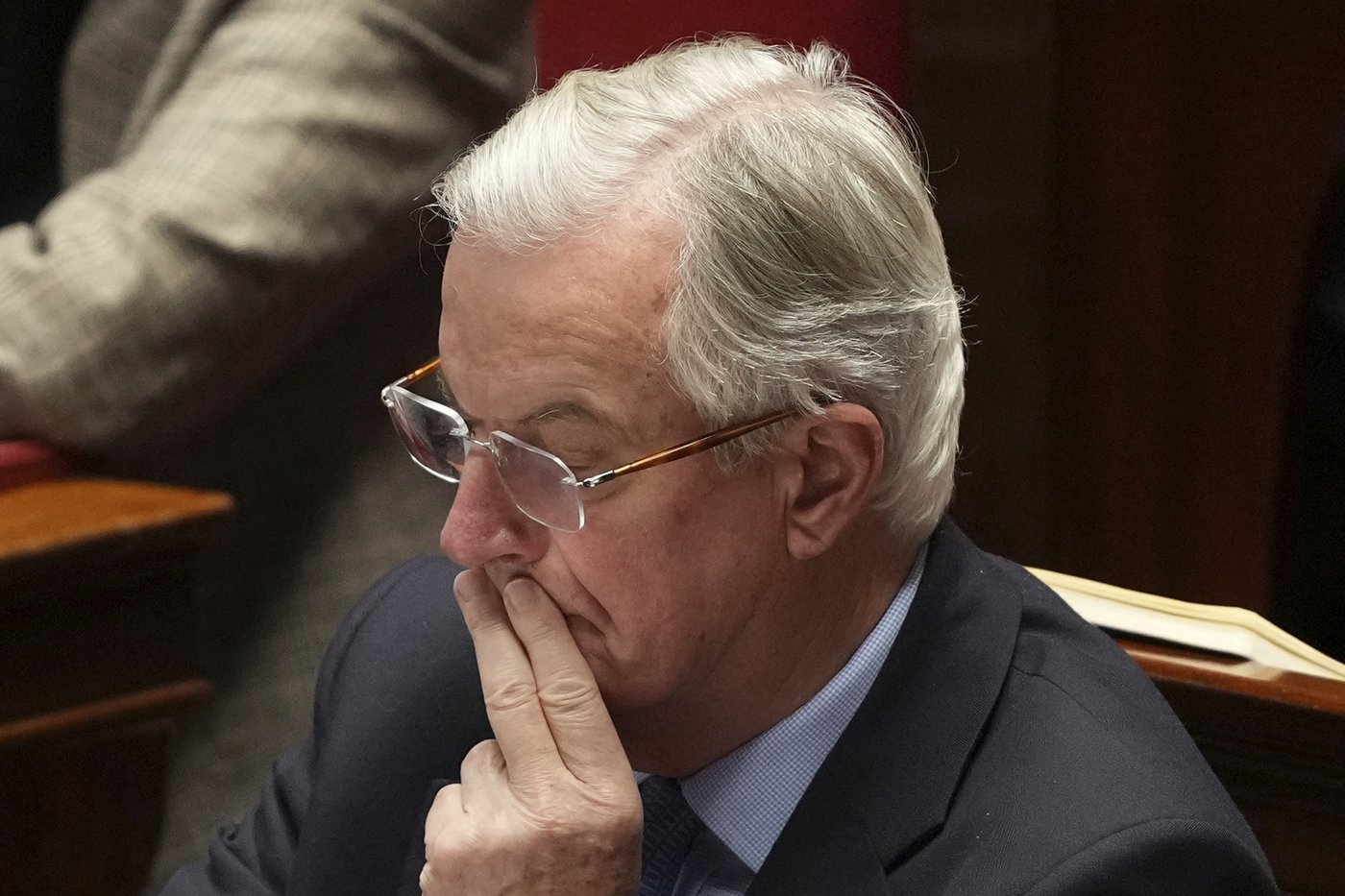 French lawmakers vote to oust prime minister in the first successful no-confidence vote since 1962 | iNFOnews.ca