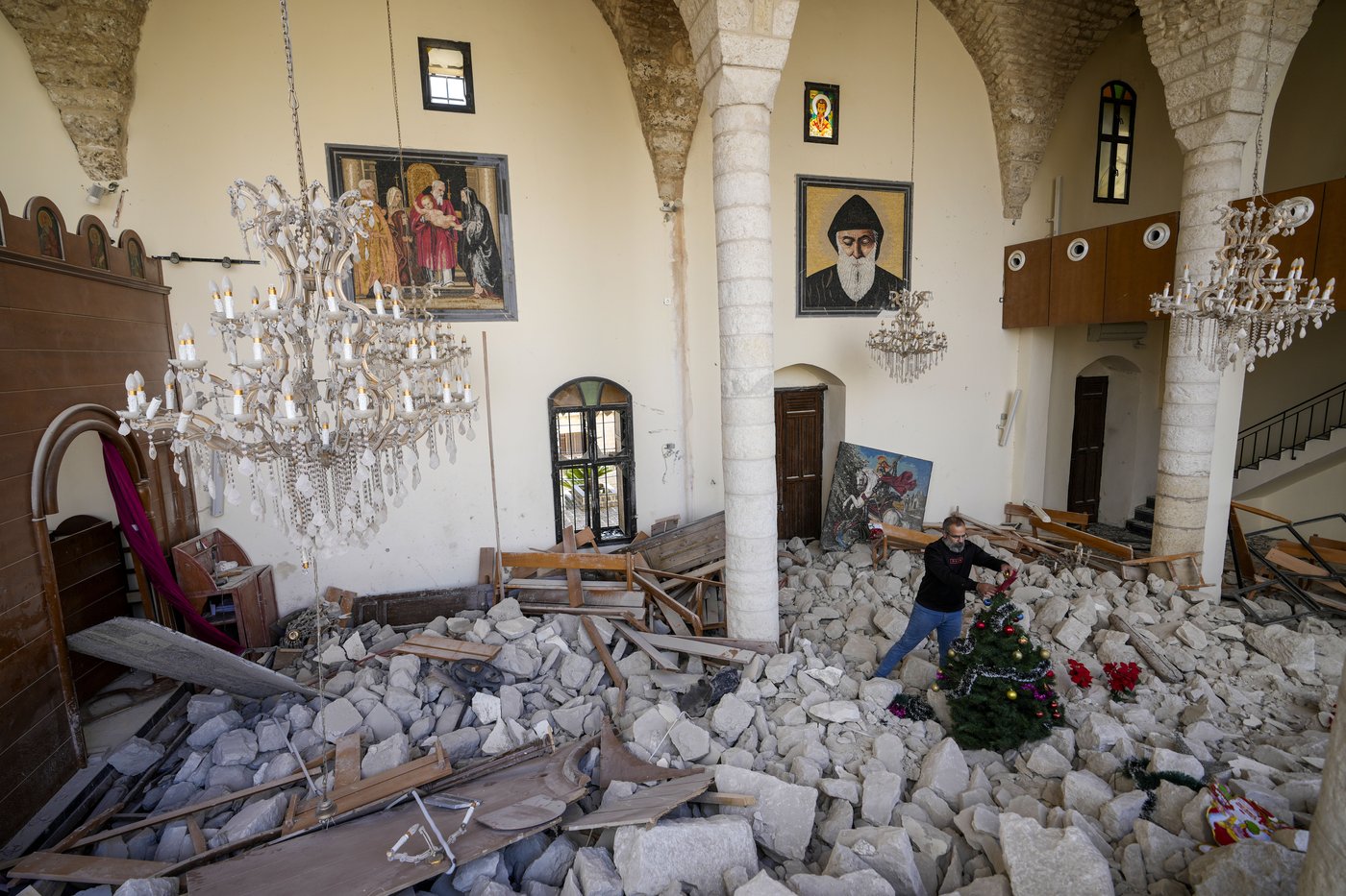 In the ruins of a bombed-out church in Lebanon, there's now a tiny Christmas tree | iNFOnews.ca In the ruins of a bombed-out church in Lebanon, there's now a tiny Christmas tree | iNFOnews.ca