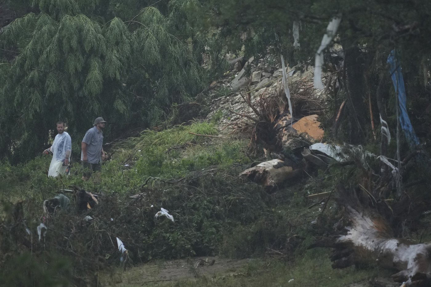 PHOTO COLLECTION: Texas floods leave dozens dead and missing as rescuers search devastated landscape | iNFOnews.ca PHOTO COLLECTION: Texas floods leave dozens dead and missing as rescuers search devastated landscape | iNFOnews.ca