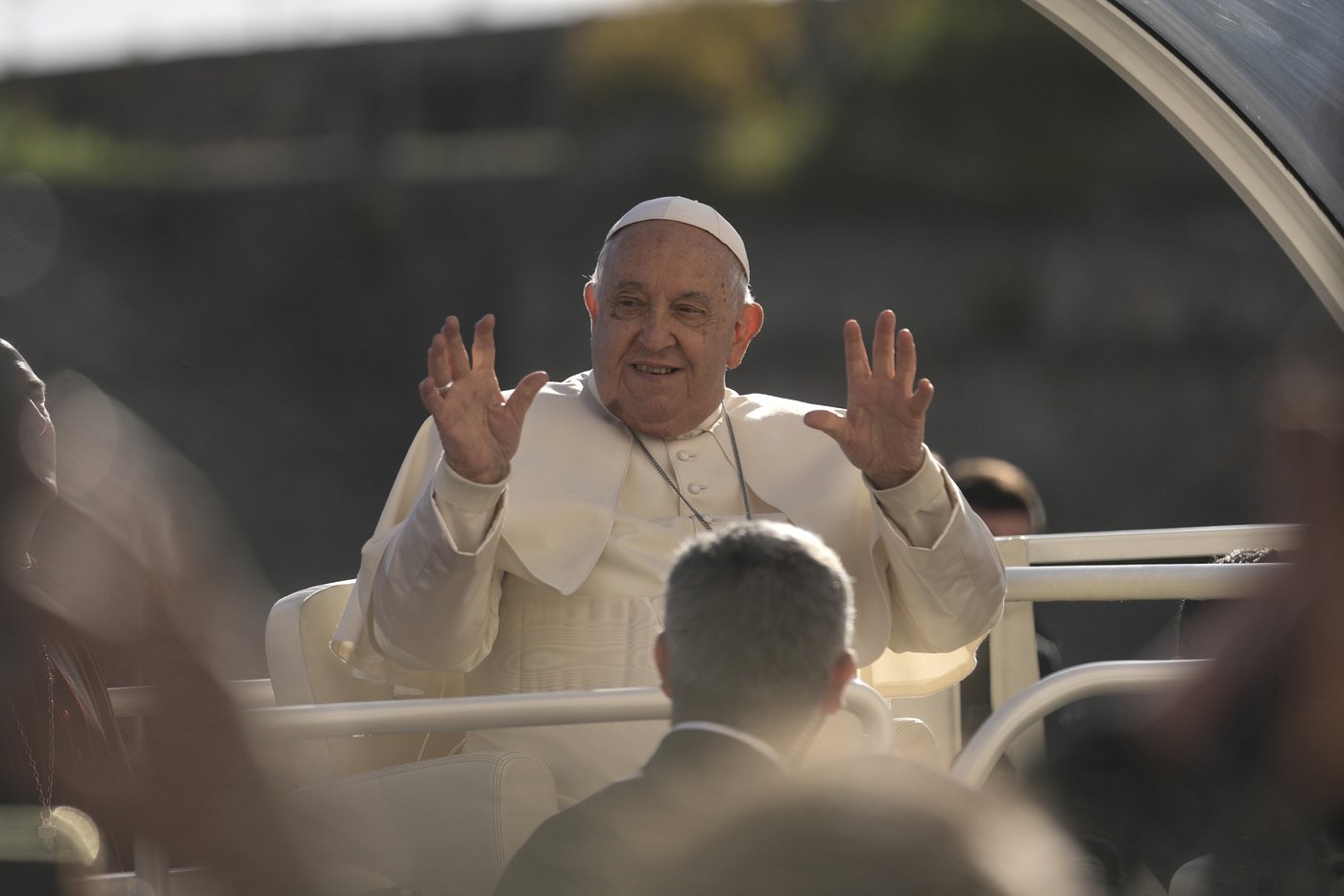 Pope Francis makes 1st papal visit to France's Corsica awash in expressions of popular piety | iNFOnews.ca