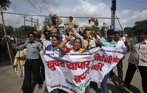 Indian government works to shore up coalition after coalition ally withdraws support | iNFOnews.ca CP20165009