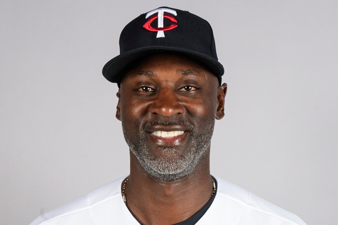 Twins staff includes LaTroy Hawkins as bullpen coach for new manager Derek Shelton | iNFOnews.ca