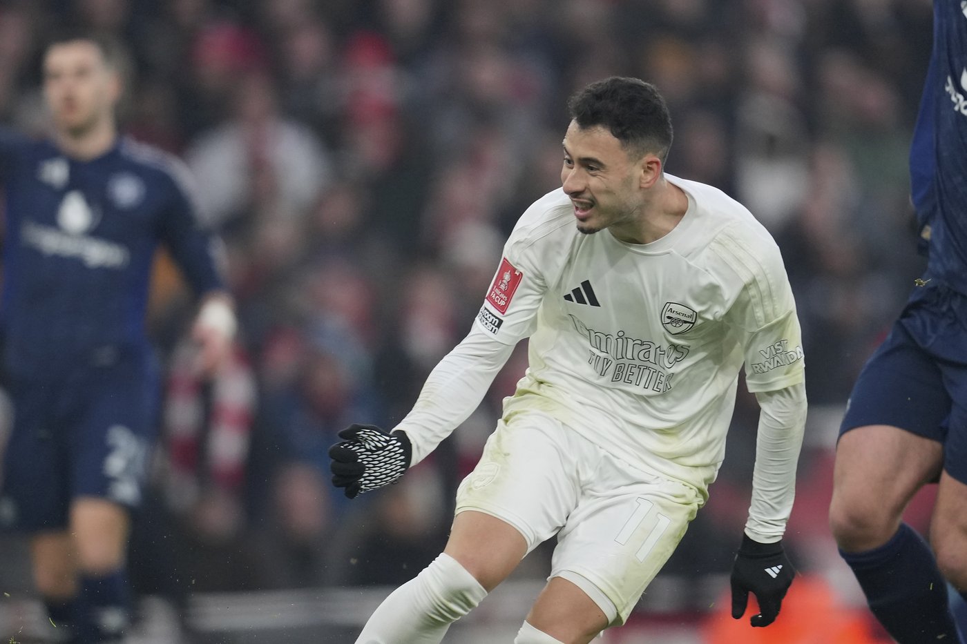 Here's why Arsenal's players are wearing an all-white uniform against Man United in the FA Cup | iNFOnews.ca Here's why Arsenal's players are wearing an all-white uniform against Man United in the FA Cup | iNFOnews.ca