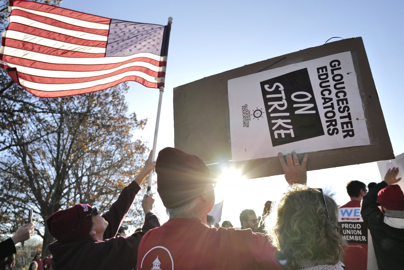 Teachers in 3 Massachusetts communities continue strike over pay, paid parental leave | iNFOnews.ca