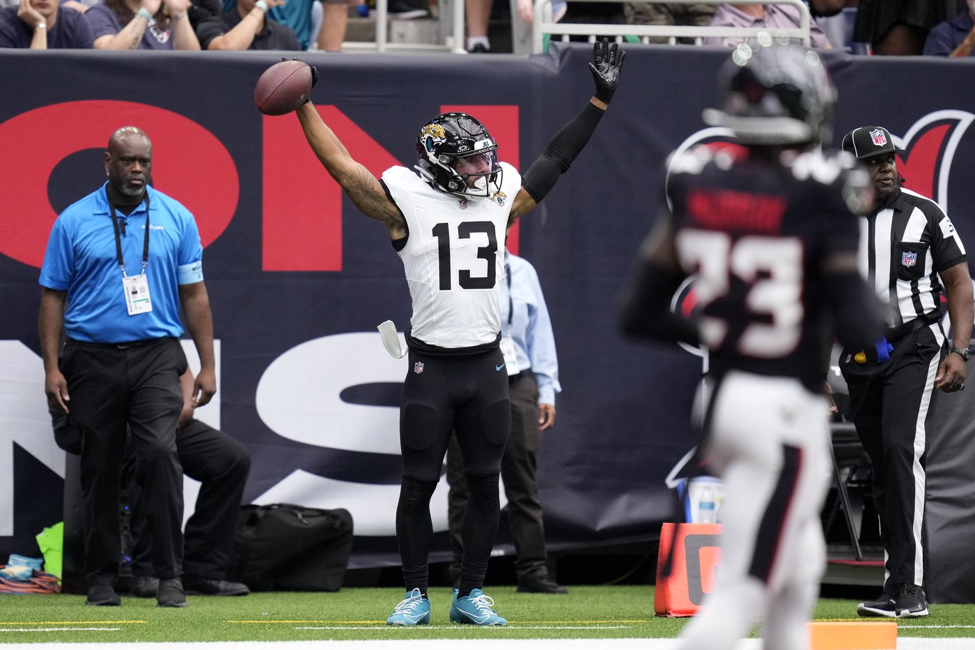 Banged-up Colts try to end a 9-game road skid against the winless Jaguars | iNFOnews.ca Banged-up Colts try to end a 9-game road skid against the winless Jaguars | iNFOnews.ca
