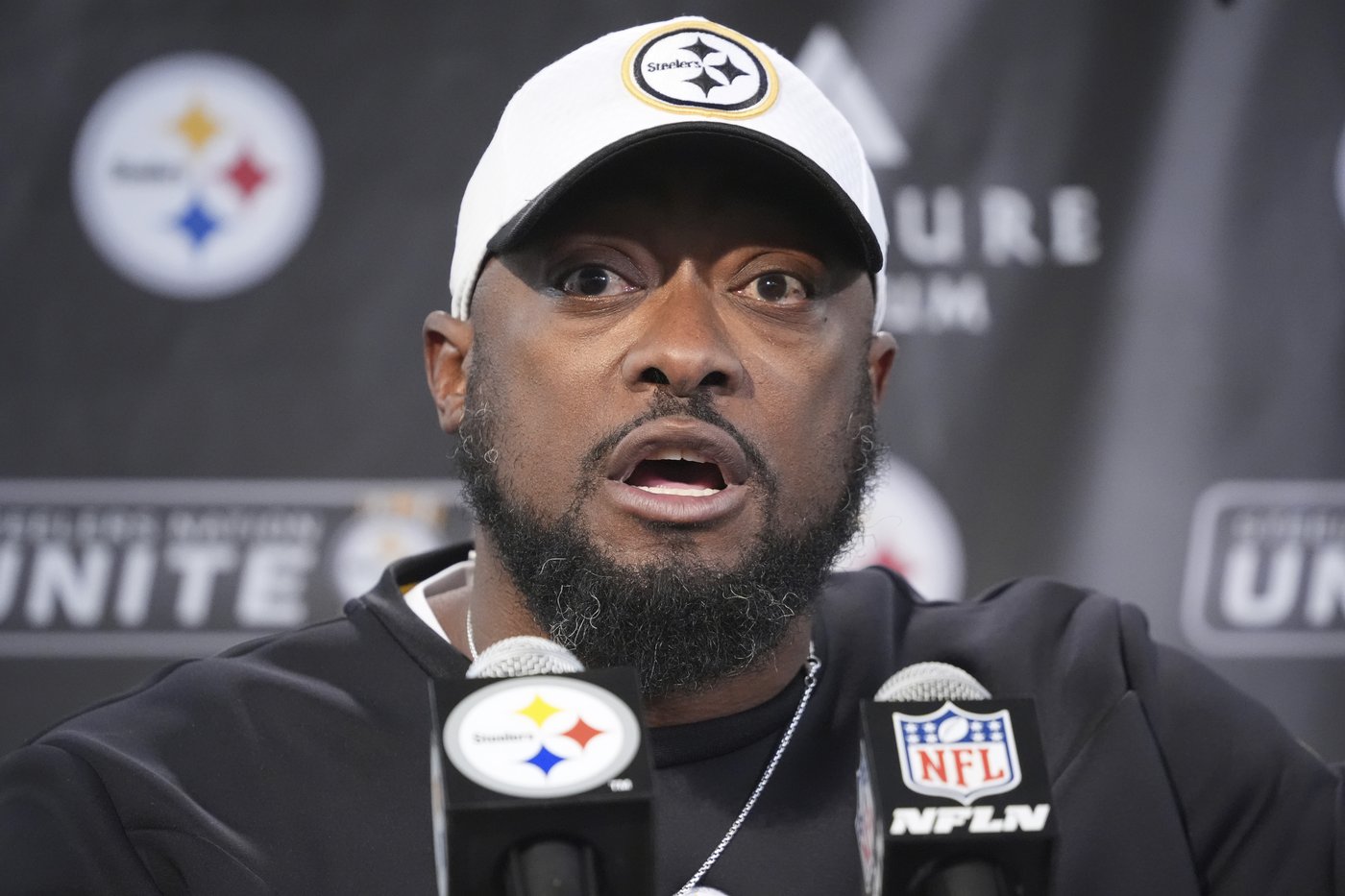 Eagles try to cast aside perceived Hurts-Brown relationship issues ahead of Steelers showdown | iNFOnews.ca Eagles try to cast aside perceived Hurts-Brown relationship issues ahead of Steelers showdown | iNFOnews.ca