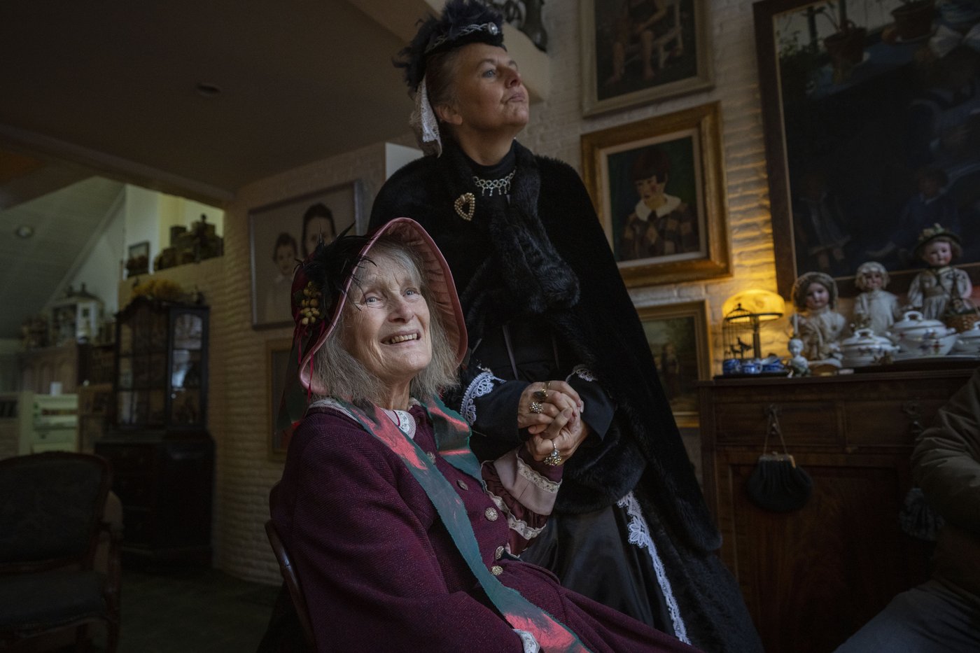 Charles Dickens' characters come alive in a Dutch town enamored with the English author | iNFOnews.ca