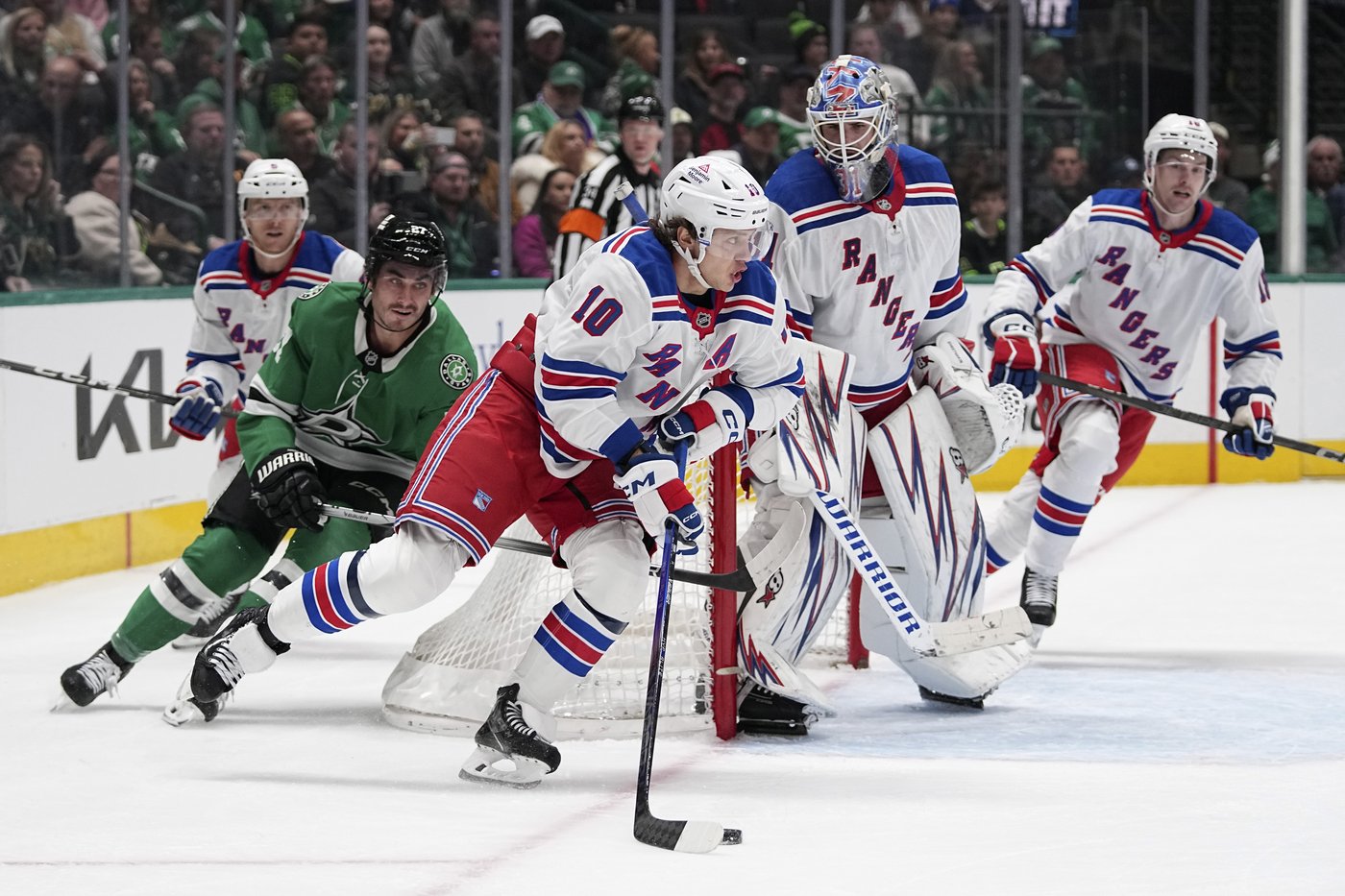 Shesterkin dazzles with 41 saves as Rangers beat Stars 3-1 to end three-game losing streak | iNFOnews.ca Shesterkin dazzles with 41 saves as Rangers beat Stars 3-1 to end three-game losing streak | iNFOnews.ca