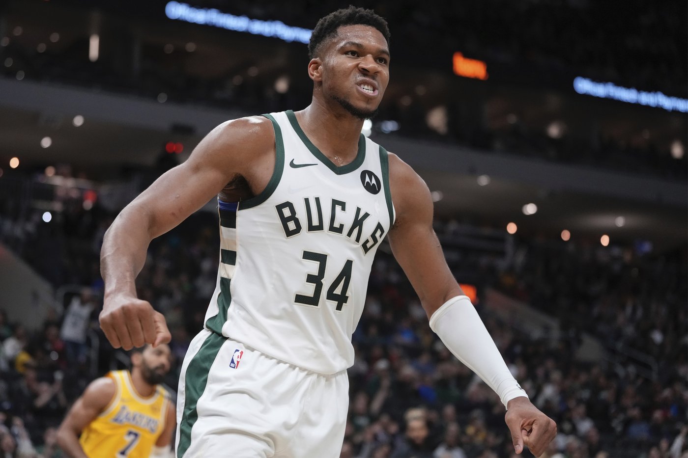 Bucks are confident they can contend again as long as they can stay healthy | iNFOnews.ca