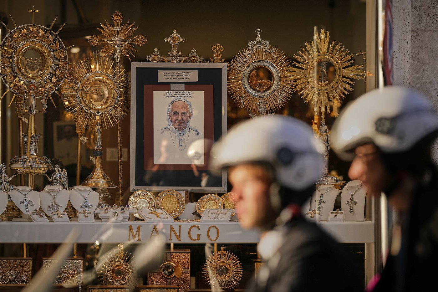PHOTO COLLECTION: Best-of-Scenes-from-the-Vatican-Photo-Collection | iNFOnews.ca