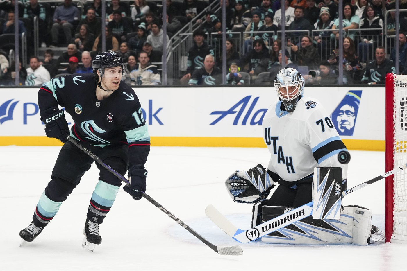 Kraken score 3 third-period goals in 5-2 win over Utah | iNFOnews.ca Kraken score 3 third-period goals in 5-2 win over Utah | iNFOnews.ca