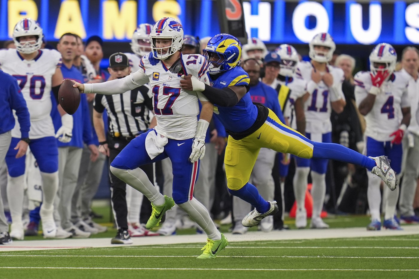 Allen sets NFL mark with 3 TD passes and 3 TD runs, but Stafford's Rams hold off Bills 44-42 | iNFOnews.ca Allen sets NFL mark with 3 TD passes and 3 TD runs, but Stafford's Rams hold off Bills 44-42 | iNFOnews.ca