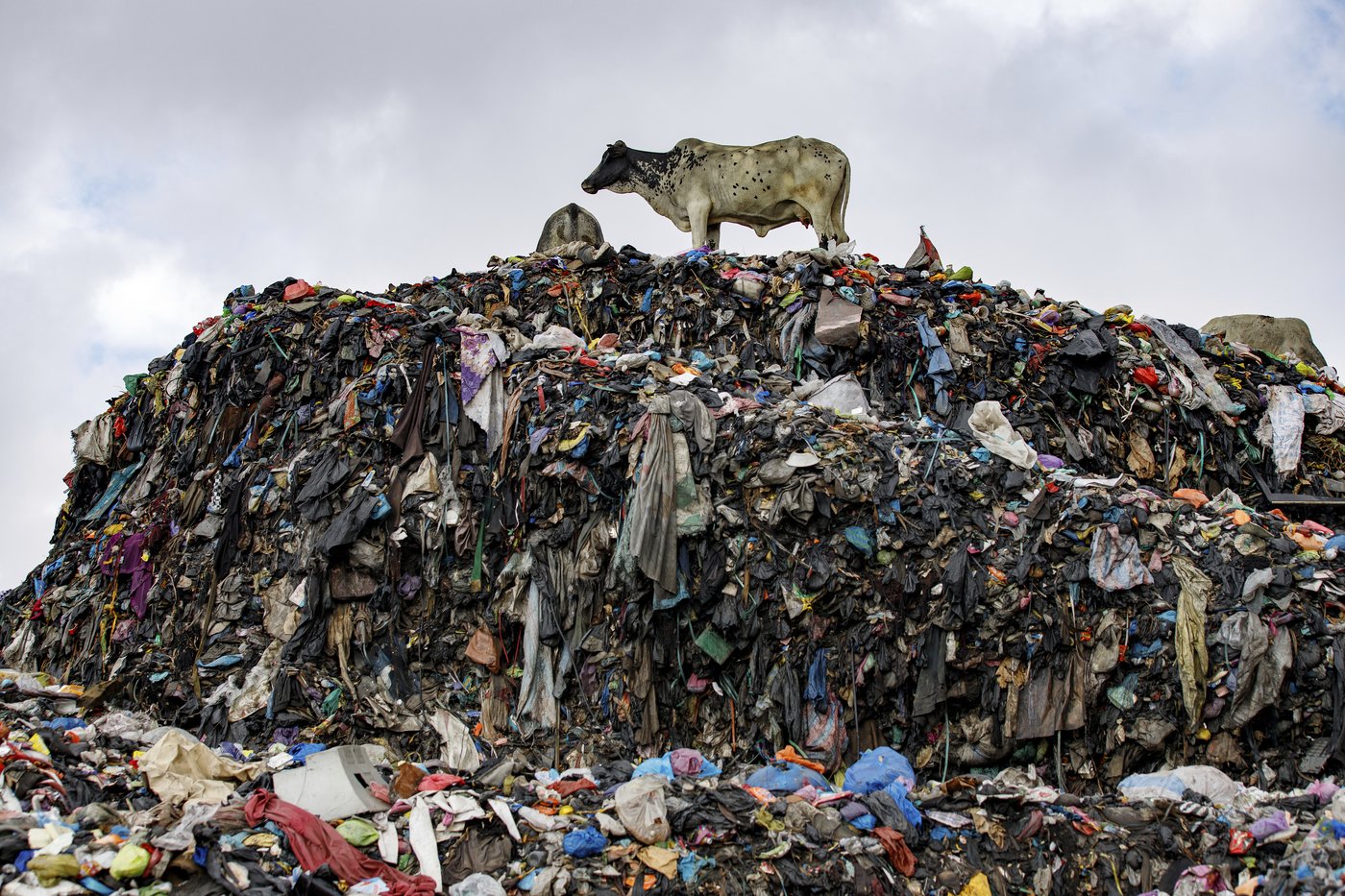 As fast fashion's waste pollutes Africa's environment, designers in Ghana are finding a solution | iNFOnews.ca As fast fashion's waste pollutes Africa's environment, designers in Ghana are finding a solution | iNFOnews.ca