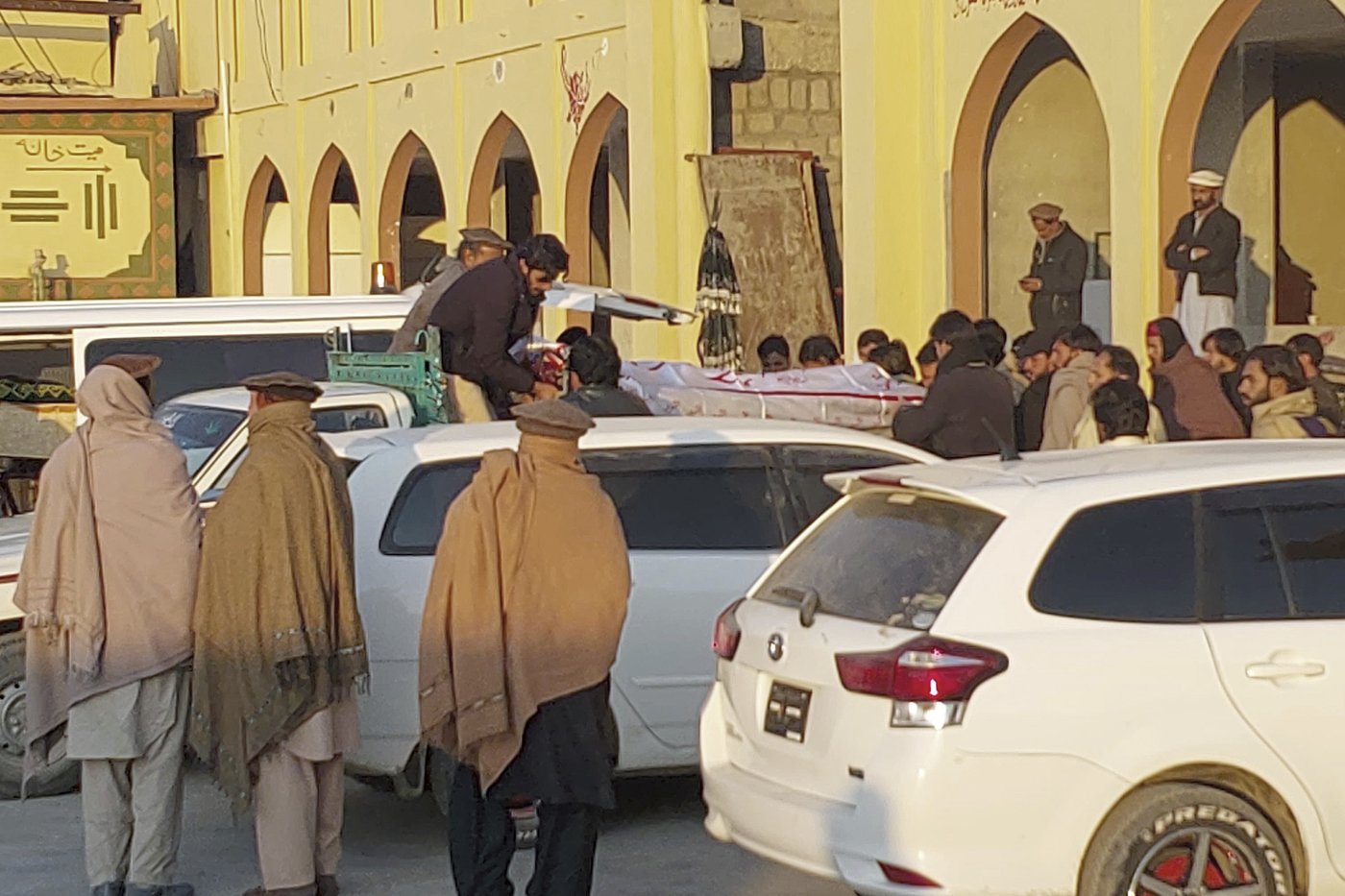Pakistani city mourns 42 Shiite Muslims who were ambushed and killed in a gun attack | iNFOnews.ca Pakistani city mourns 42 Shiite Muslims who were ambushed and killed in a gun attack | iNFOnews.ca