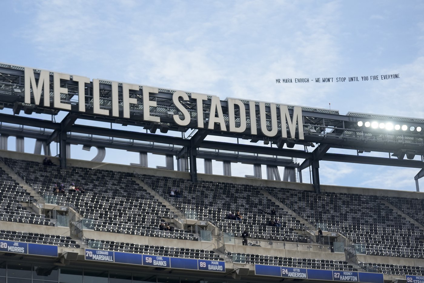 Giants owner John Mara gets another aerial message trashing his team before loss to Ravens | iNFOnews.ca