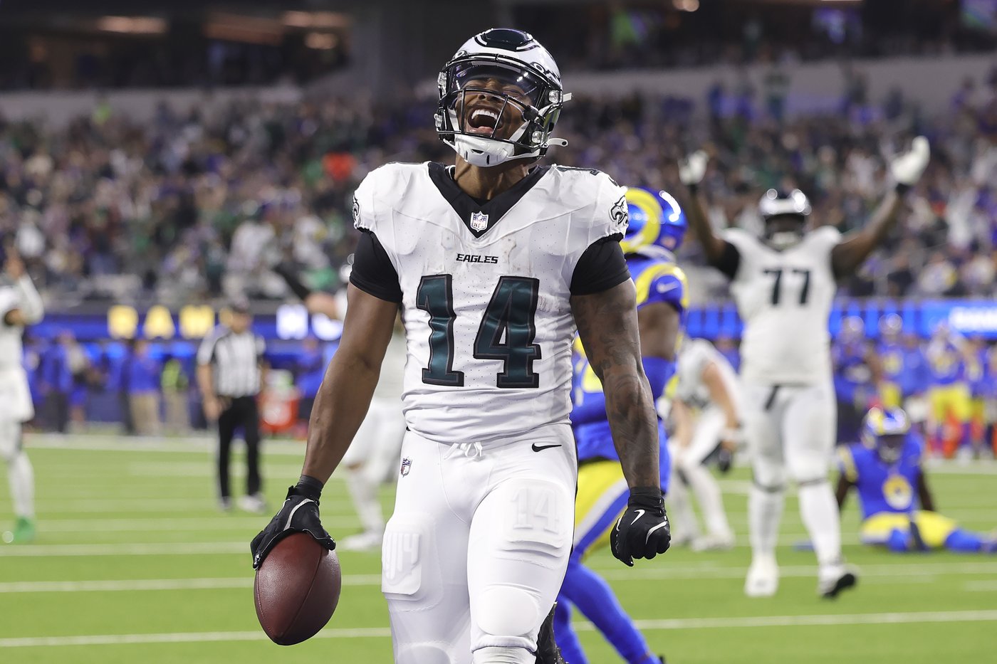 Saquon Barkley sets Eagles franchise record with 255 yards rushing, 2 TDs in a 37-20 win over Rams | iNFOnews.ca Saquon Barkley sets Eagles franchise record with 255 yards rushing, 2 TDs in a 37-20 win over Rams | iNFOnews.ca