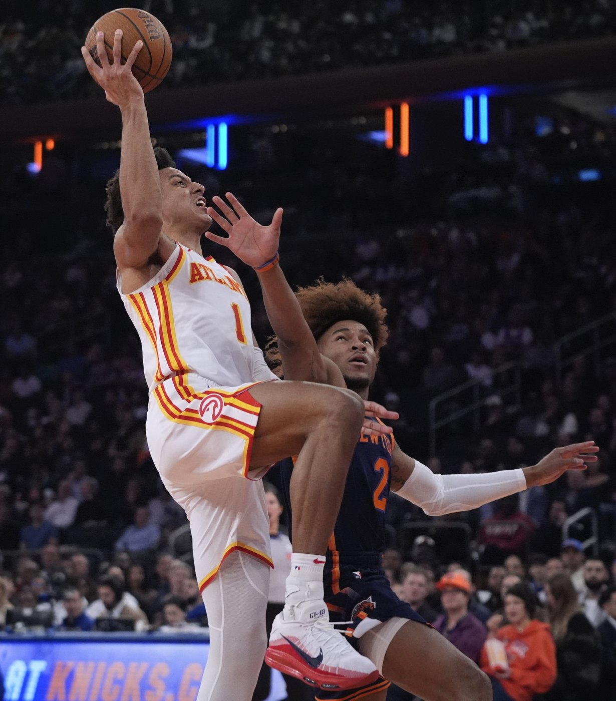Hawks rally for a 108-100 victory over the Knicks and a trip to the NBA Cup semifinals | iNFOnews.ca Hawks rally for a 108-100 victory over the Knicks and a trip to the NBA Cup semifinals | iNFOnews.ca