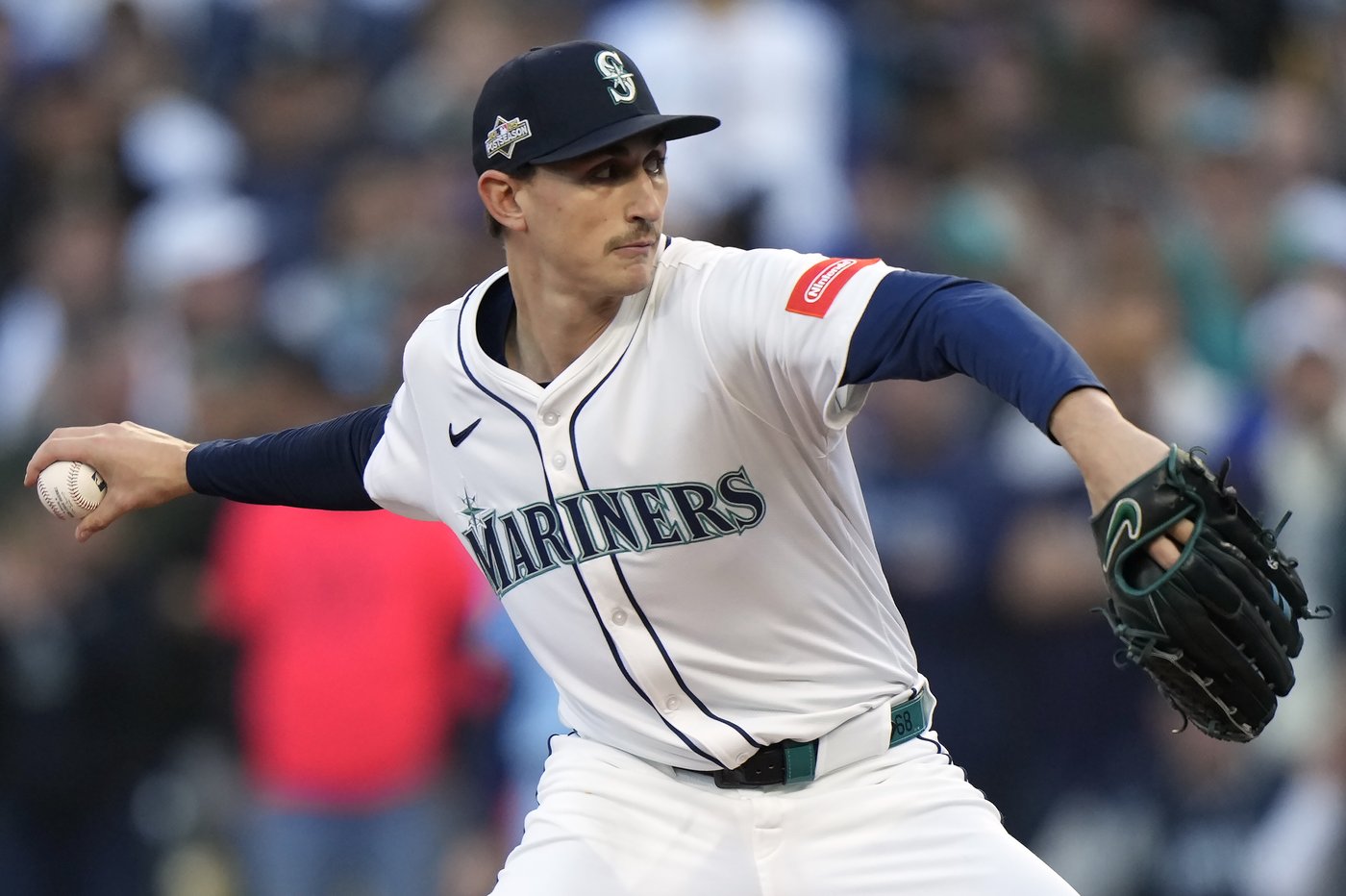 Photo Gallery: Blue Jays cruise to 13-4 Game 3 win in ALCS | iNFOnews.ca