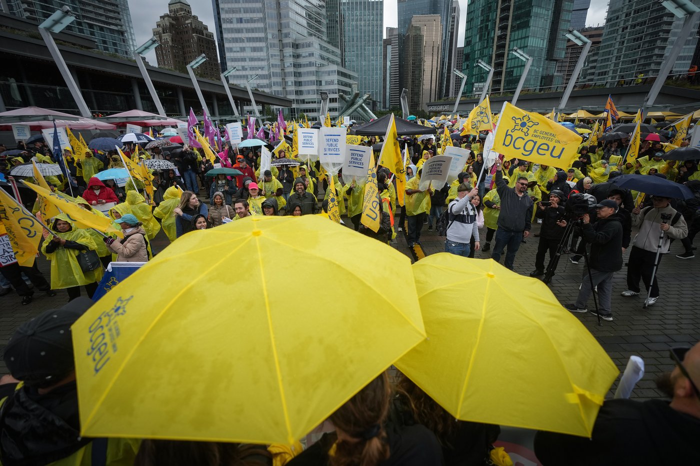 B.C. public service union announces tentative deal to end strike after 8 weeks | iNFOnews.ca
