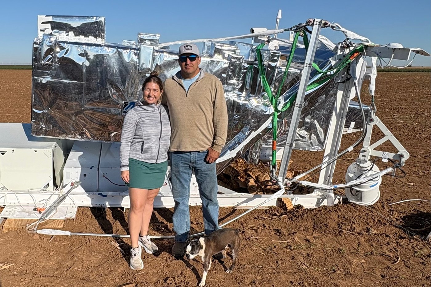 She saw a car-sized object above a Texas farm and found a wayward hunk of NASA equipment | iNFOnews.ca She saw a car-sized object above a Texas farm and found a wayward hunk of NASA equipment | iNFOnews.ca