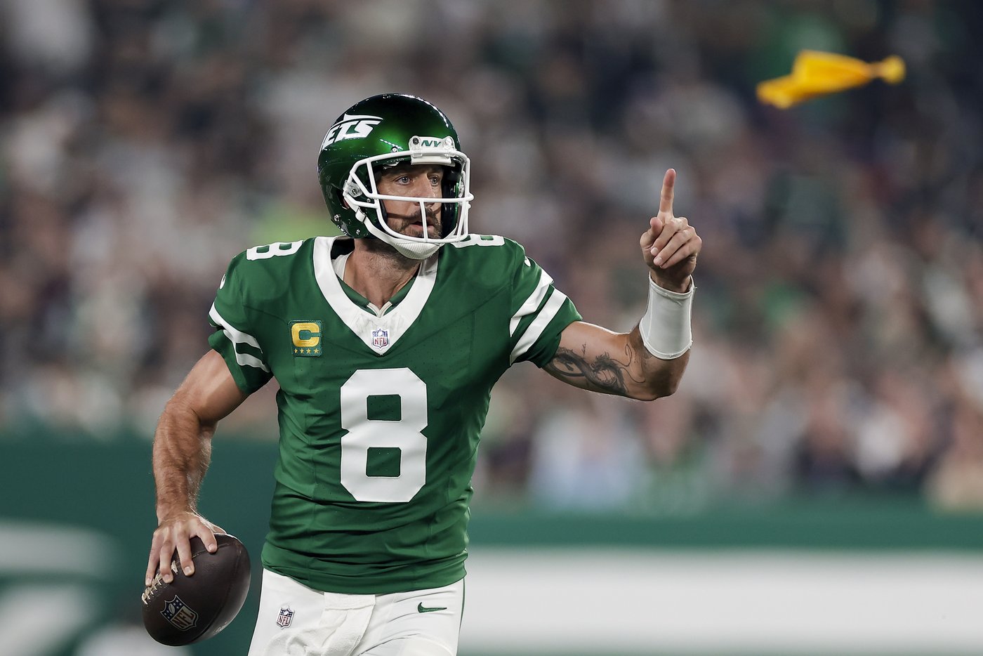 Jets' Aaron Rodgers returns to huge cheers for 1st home game since Achilles tendon injury last year | iNFOnews.ca Jets' Aaron Rodgers returns to huge cheers for 1st home game since Achilles tendon injury last year | iNFOnews.ca