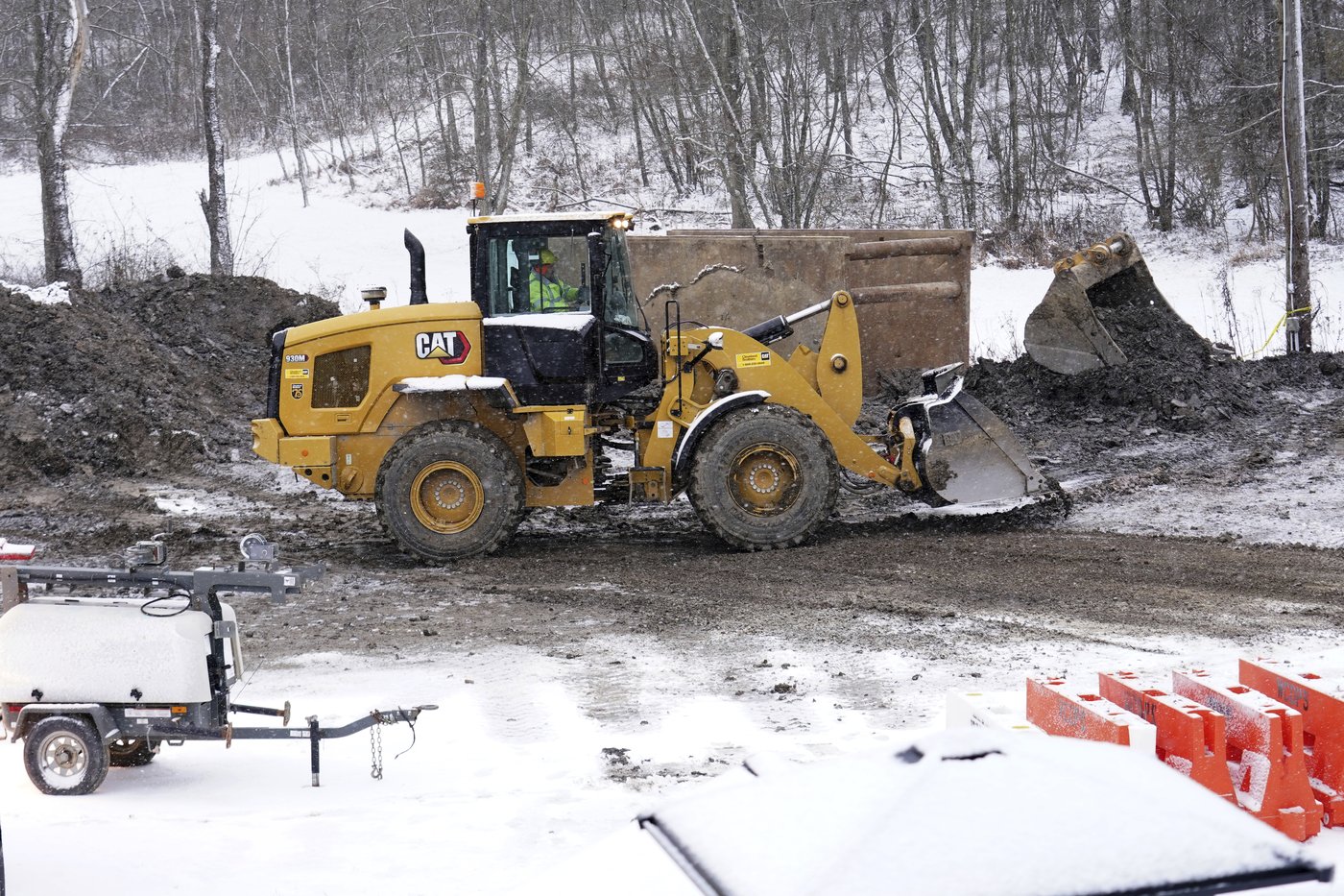 Digging resumes in the search for a woman in a Pennsylvania sinkhole | iNFOnews.ca