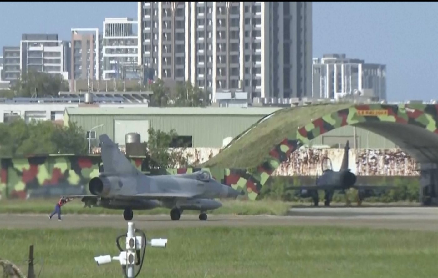 China deploys record 125 warplanes in large-scale military drill in warning to Taiwan | iNFOnews.ca China deploys record 125 warplanes in large-scale military drill in warning to Taiwan | iNFOnews.ca