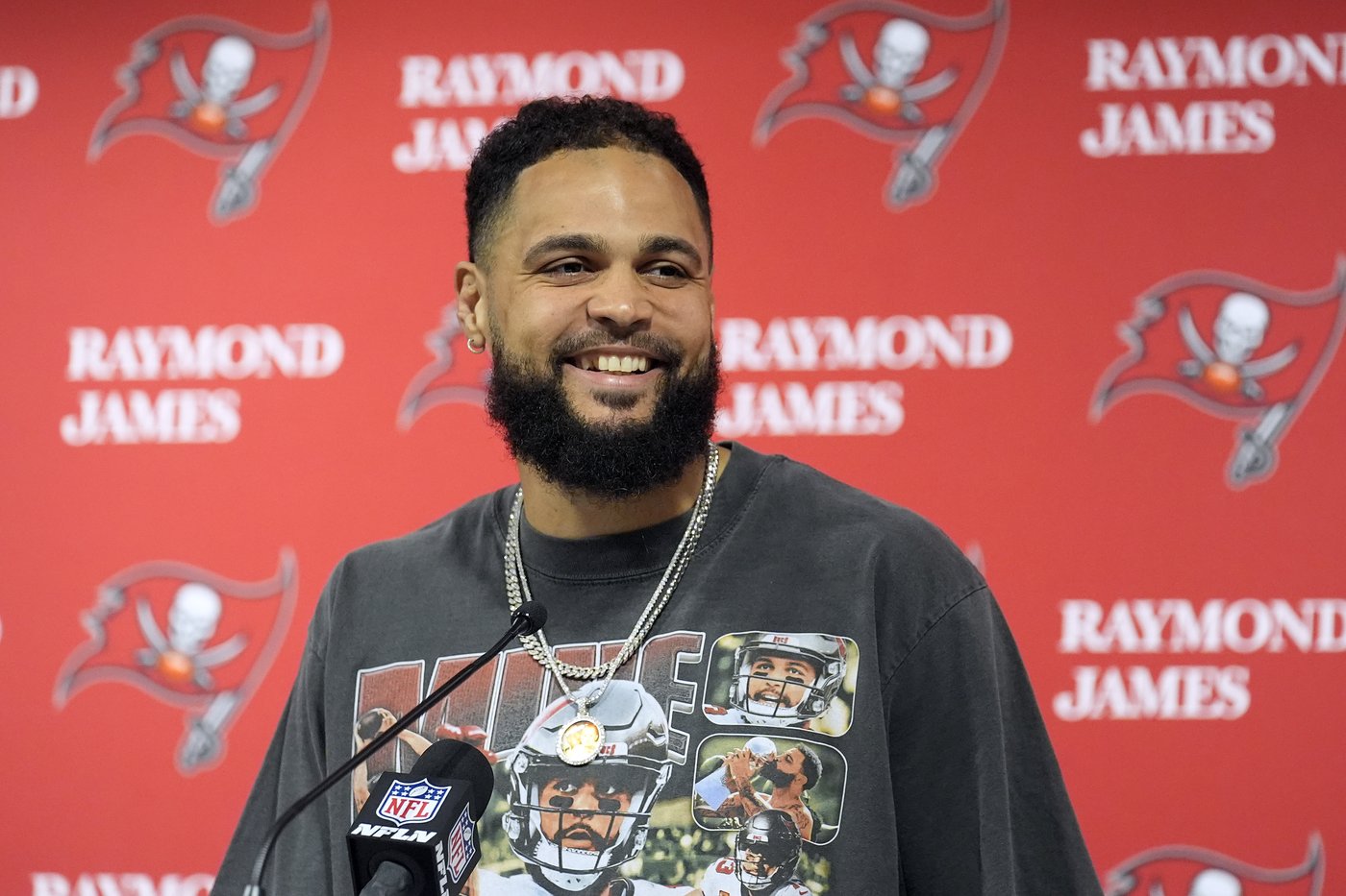 Bucs' Evans matches Rice's NFL record with 11th consecutive season with 1,000 yards receiving | iNFOnews.ca Bucs' Evans matches Rice's NFL record with 11th consecutive season with 1,000 yards receiving | iNFOnews.ca