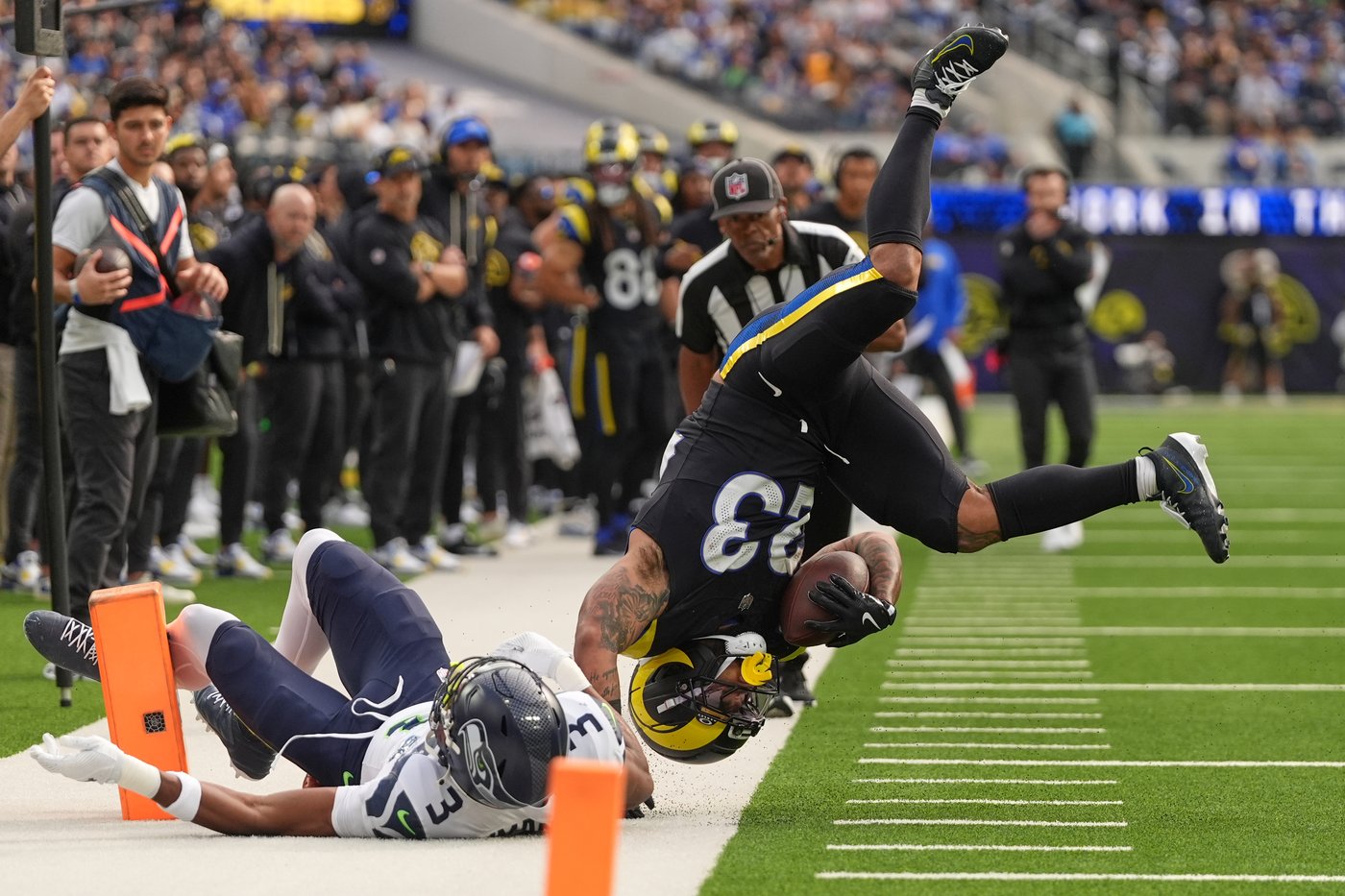 Quentin Lake's elbow injury in Rams' victory over Seahawks casts a pall over his surging team | iNFOnews.ca Quentin Lake's elbow injury in Rams' victory over Seahawks casts a pall over his surging team | iNFOnews.ca