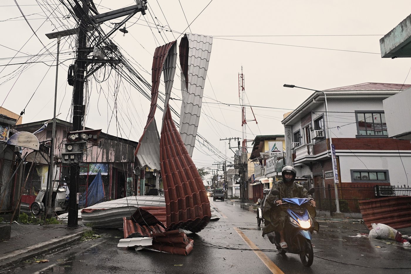 Typhoon Man-yi leaves 7 dead in Philippines and worsens crisis from back-to-back storms | iNFOnews.ca