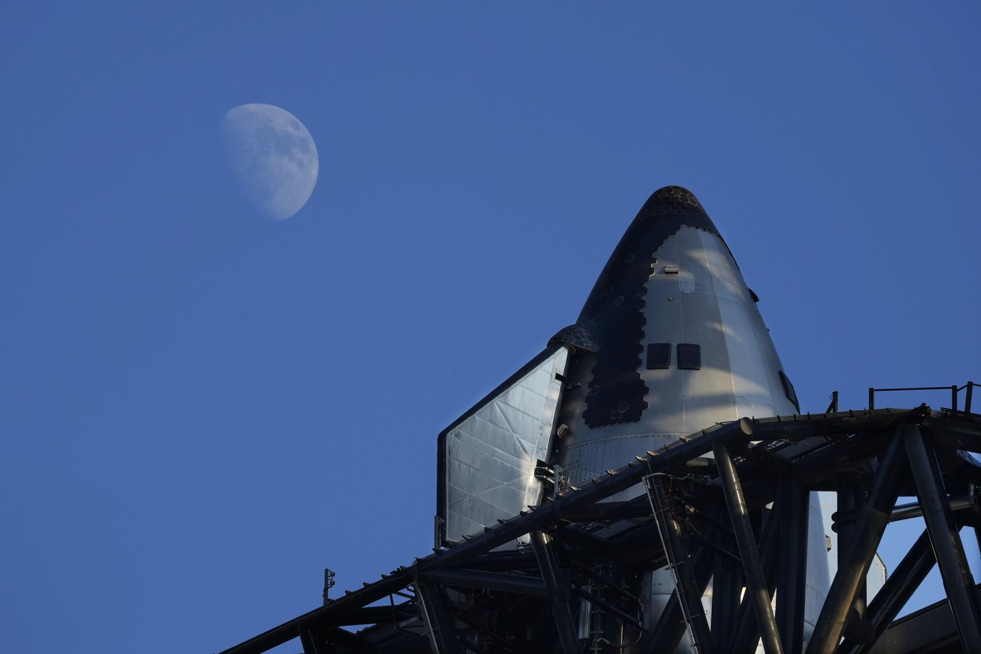 In an engineering feat, mechanical SpaceX arms catch Starship rocket booster back at the launch pad | iNFOnews.ca
