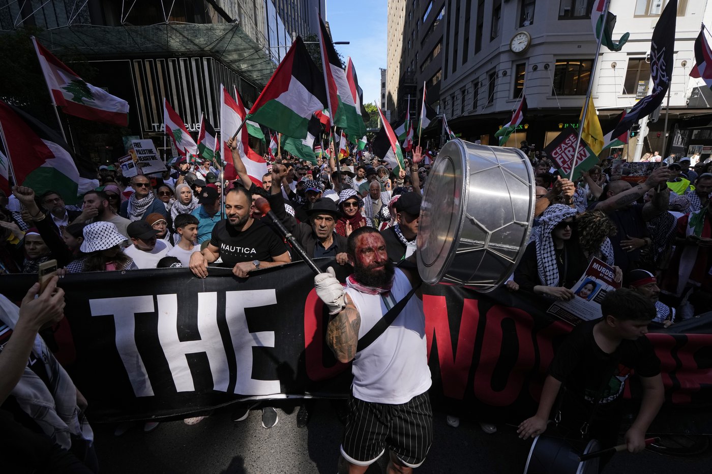 Pro-Palestinian and pro-Israeli crowds rally across the world on the eve of Oct. 7 anniversary | iNFOnews.ca