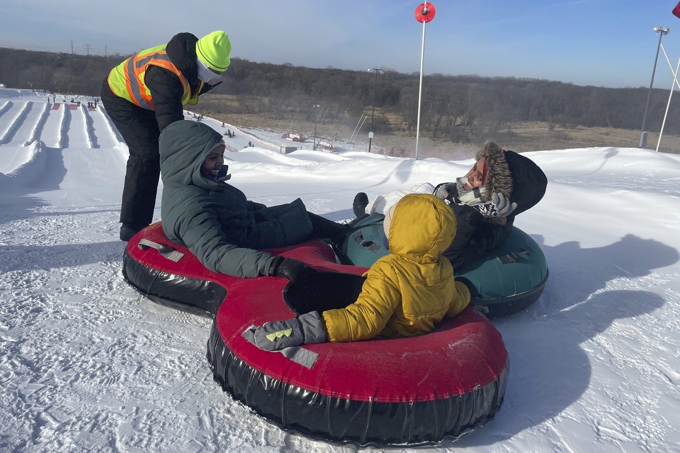 Scarves over headscarves, Muslim women’s outdoors group tackles snow tubing in Minnesota | iNFOnews.ca Scarves over headscarves, Muslim women’s outdoors group tackles snow tubing in Minnesota | iNFOnews.ca