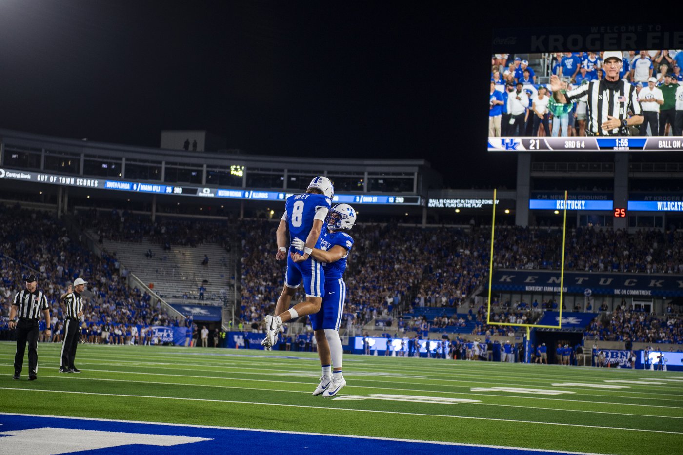 McGowan runs for 3 TDs, Boley passes for 2 scores as Kentucky beats E. Michigan 48-23 | iNFOnews.ca