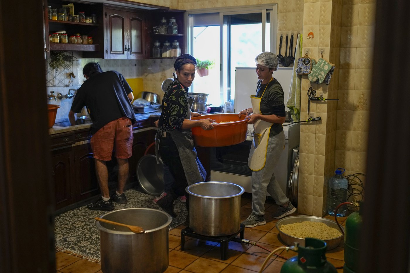 As Israel strikes deeper into Lebanon, fear rises in communities where the displaced took refuge | iNFOnews.ca