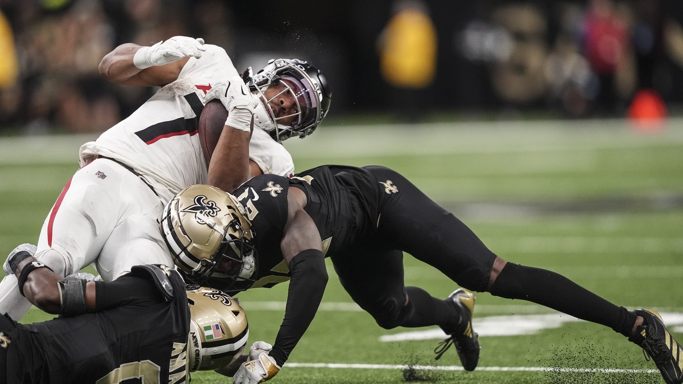 Uncharacteristic and untimely struggles doomed the Falcons against the Saints | iNFOnews.ca Uncharacteristic and untimely struggles doomed the Falcons against the Saints | iNFOnews.ca