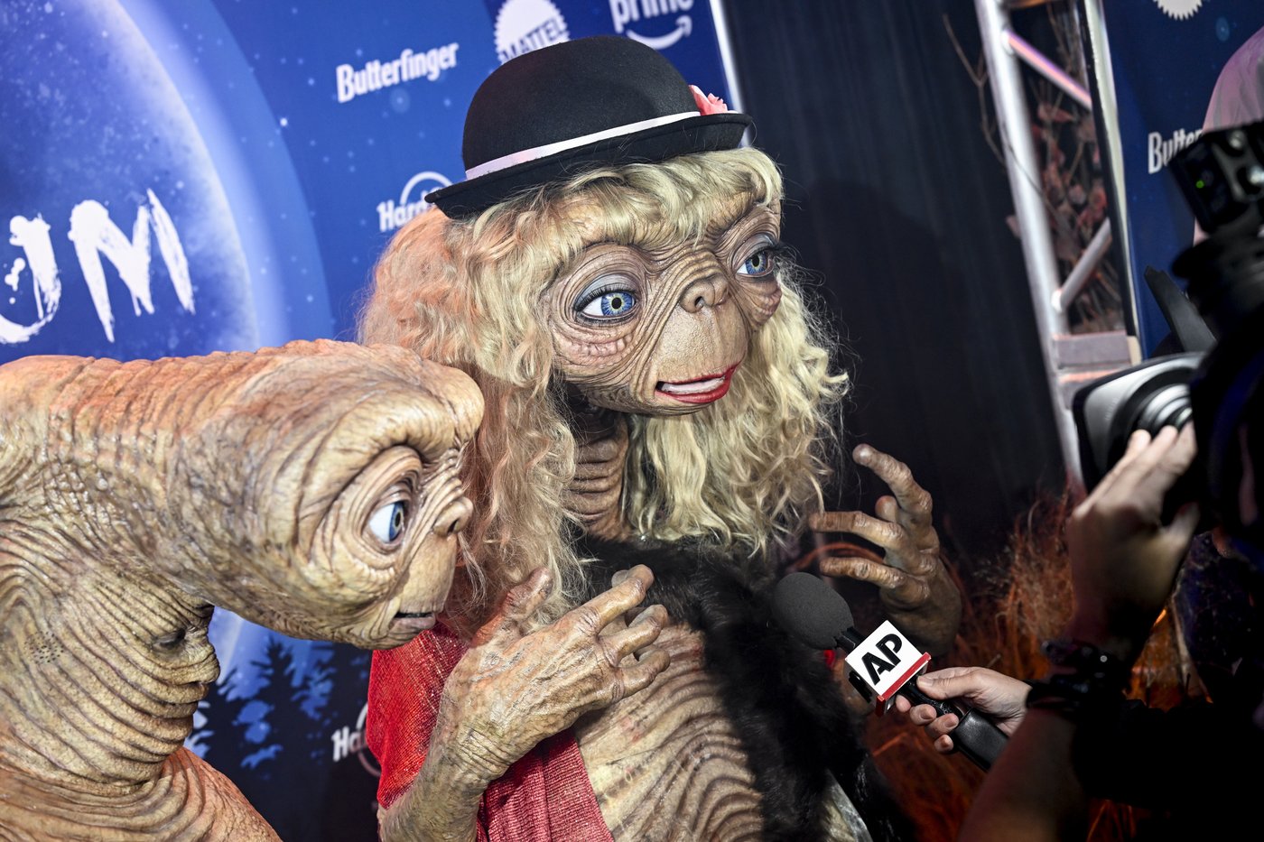 Heidi Klum and Janelle Monáe wear elaborate E.T. costumes for their Halloween parties | iNFOnews.ca Heidi Klum and Janelle Monáe wear elaborate E.T. costumes for their Halloween parties | iNFOnews.ca