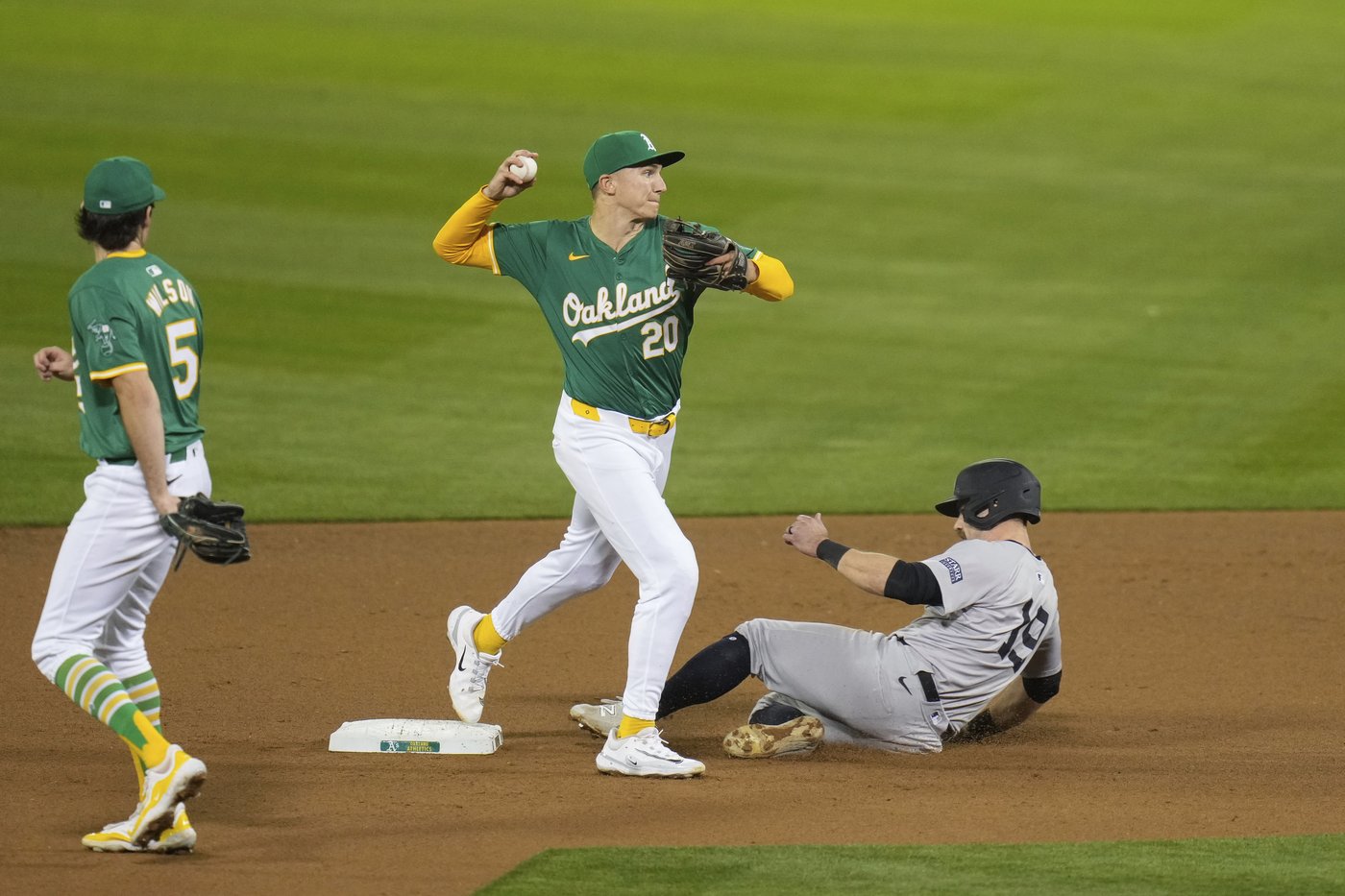Judge hits major league-leading 54th homer, Stanton, Volpe also connect as Yankees pound A's 10-0 | iNFOnews.ca Judge hits major league-leading 54th homer, Stanton, Volpe also connect as Yankees pound A's 10-0 | iNFOnews.ca