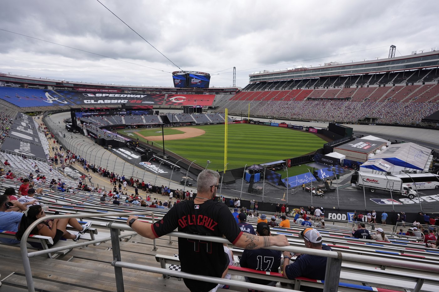 Play ball, take 2: The Braves take the MLB Speedway Classic at Bristol after rain suspension | iNFOnews.ca Play ball, take 2: The Braves take the MLB Speedway Classic at Bristol after rain suspension | iNFOnews.ca