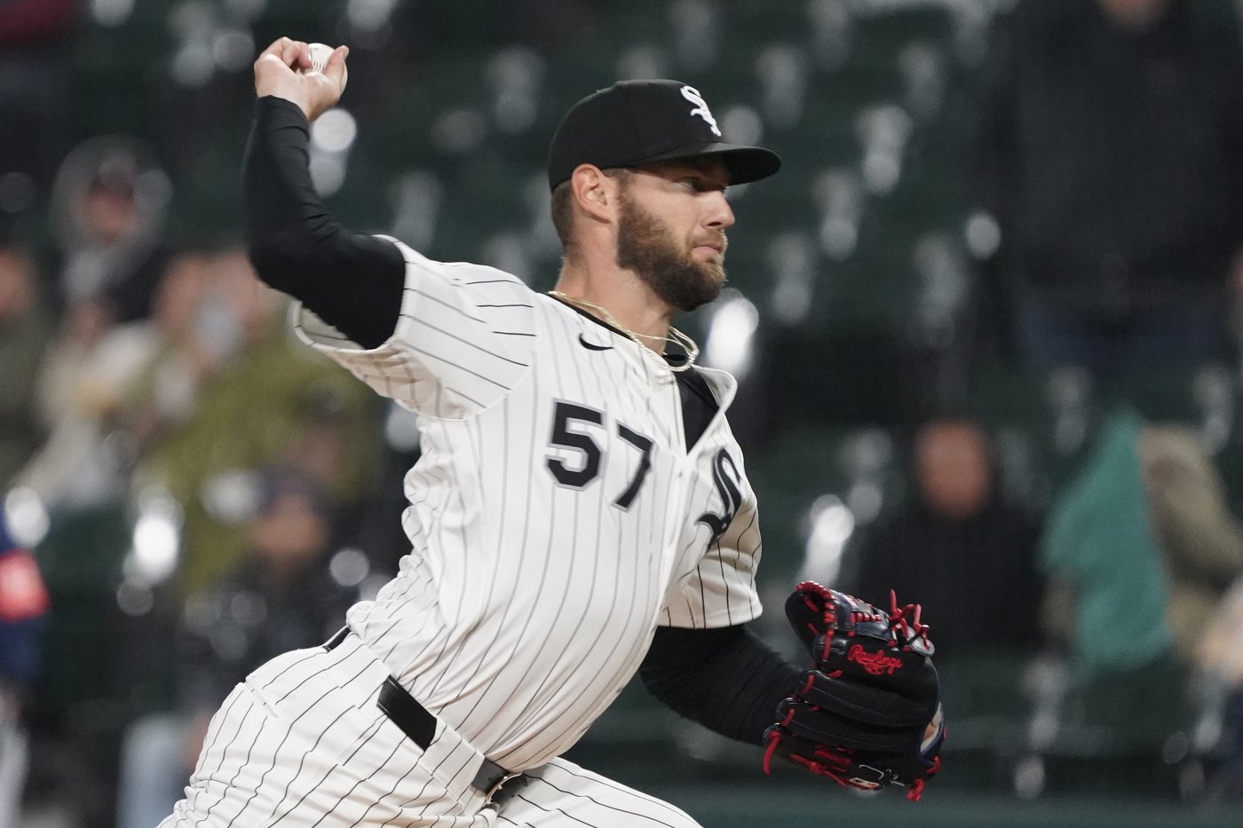 Houser gets a win in his return to the majors as the White Sox beat the Mariners 1-0 | iNFOnews.ca