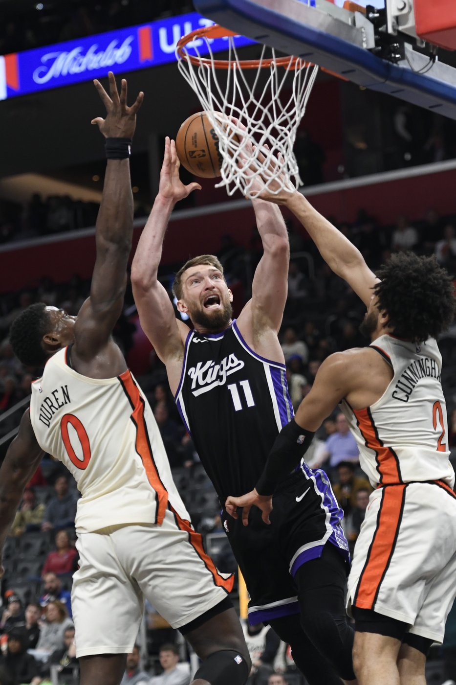 LaVine and DeRozan combine for 80 points in Kings win over the Pistons | iNFOnews.ca