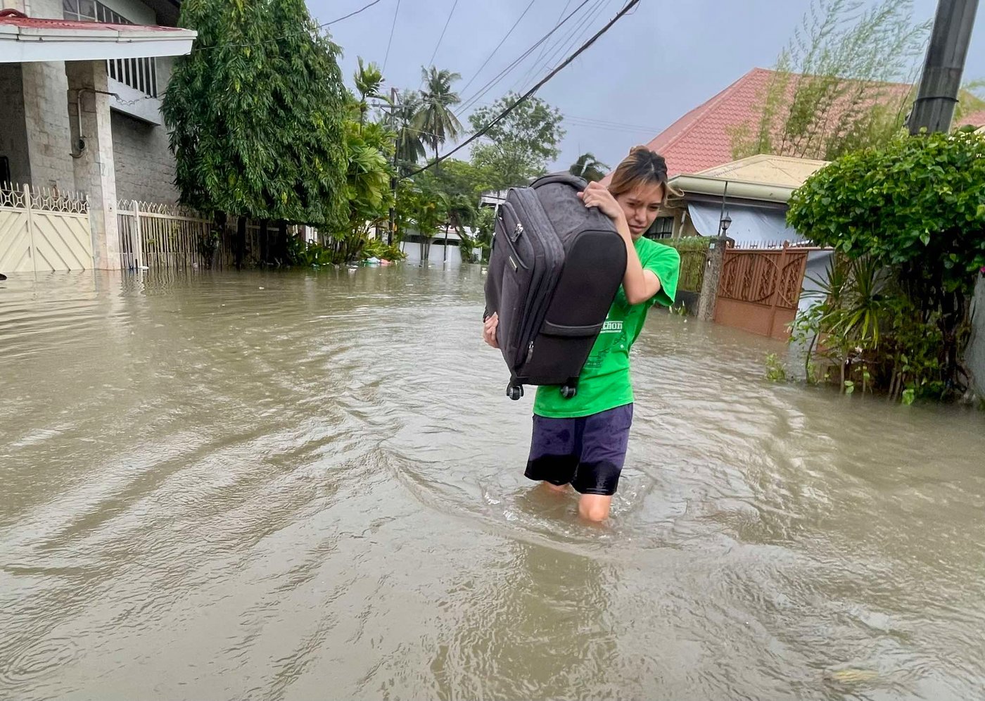 Typhoon Kalmaegi moves across central Philippines, leaving at least 1 dead and setting off floods | iNFOnews.ca