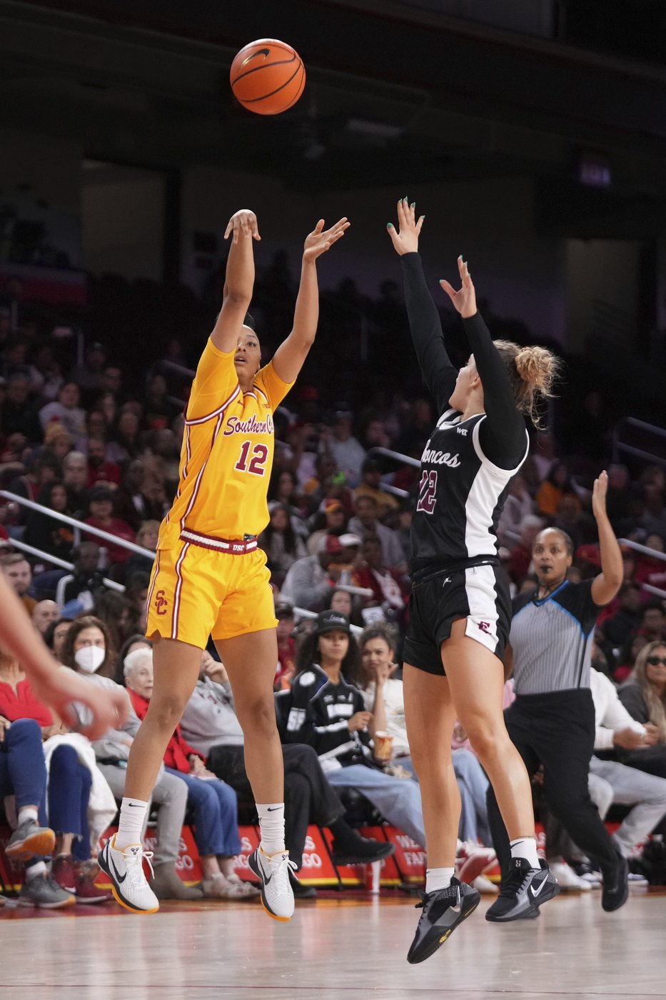 JuJu Watkins reaches 1,000 career points as No. 3 USC beats Santa Clara 81-50 | iNFOnews.ca