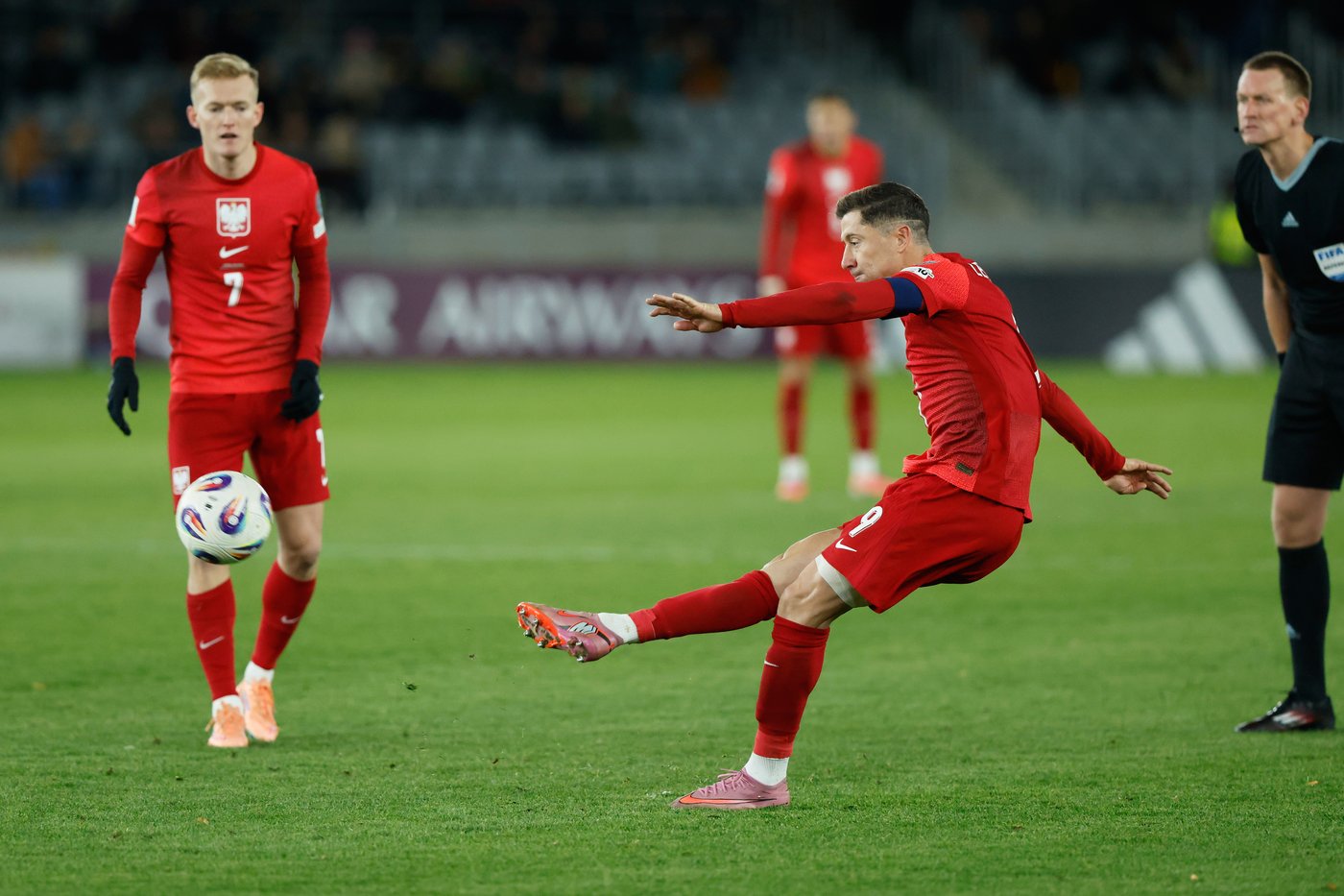 Lewandowski sidelined by hamstring injury and could miss clasico against Real Madrid | iNFOnews.ca