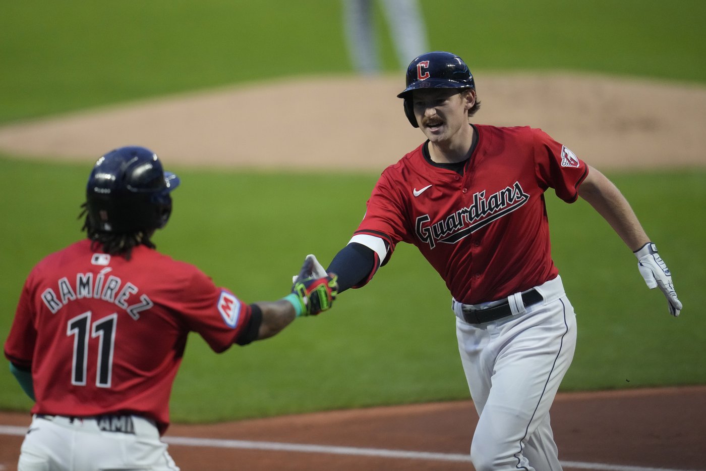AL Central champion Guardians clinch first-round bye in postseason with 6-1 victory over Reds | iNFOnews.ca