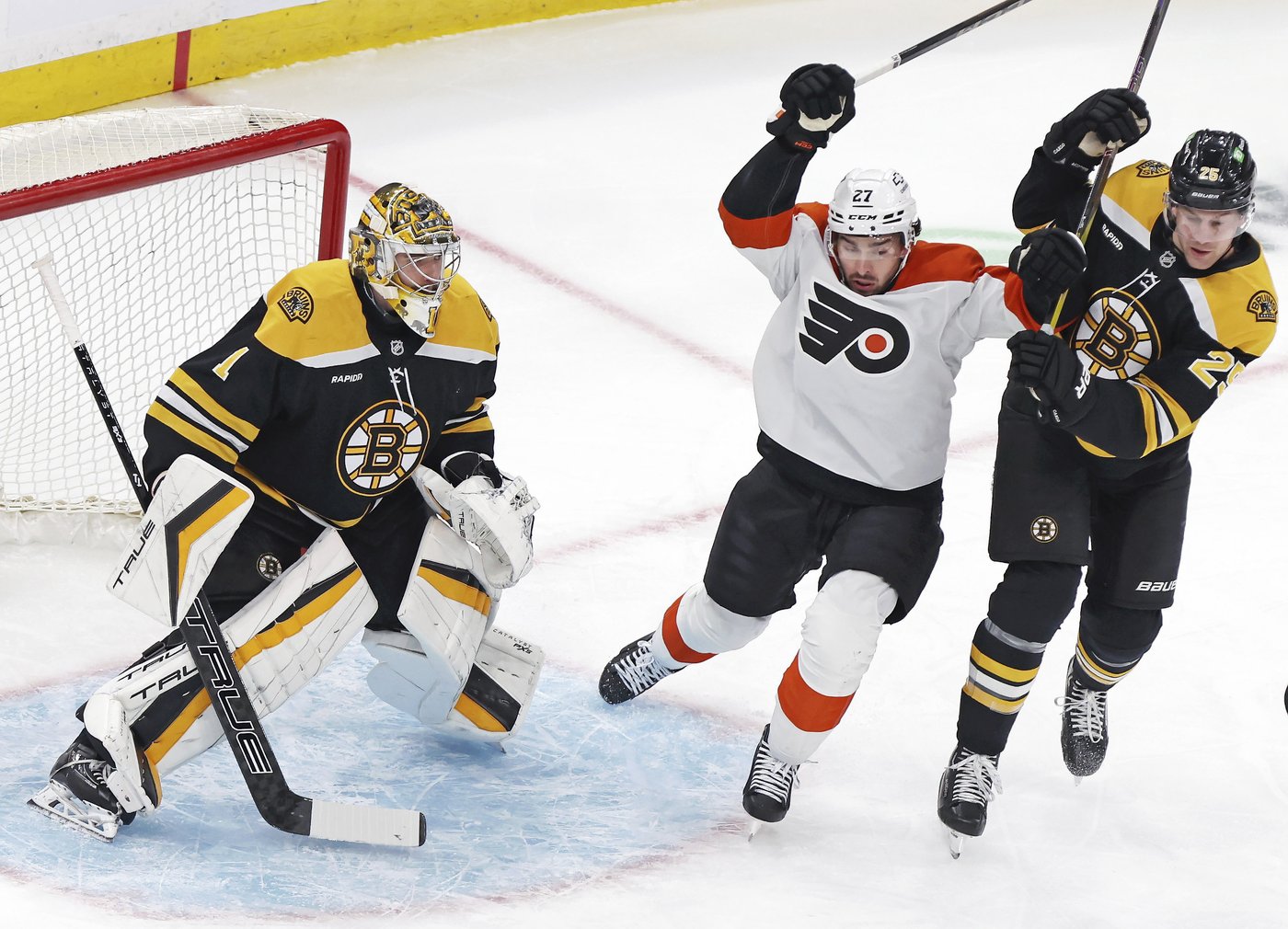 Zacha scores in overtime as the Bruins rally past the Flyers for their 4th straight win | iNFOnews.ca