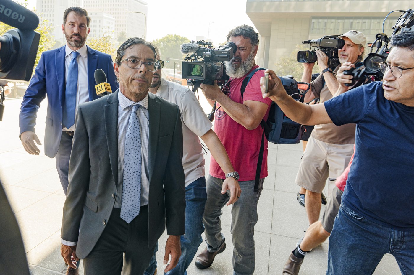 Doctor who helped supply Matthew Perry ketamine pleads guilty to drug charge | iNFOnews.ca