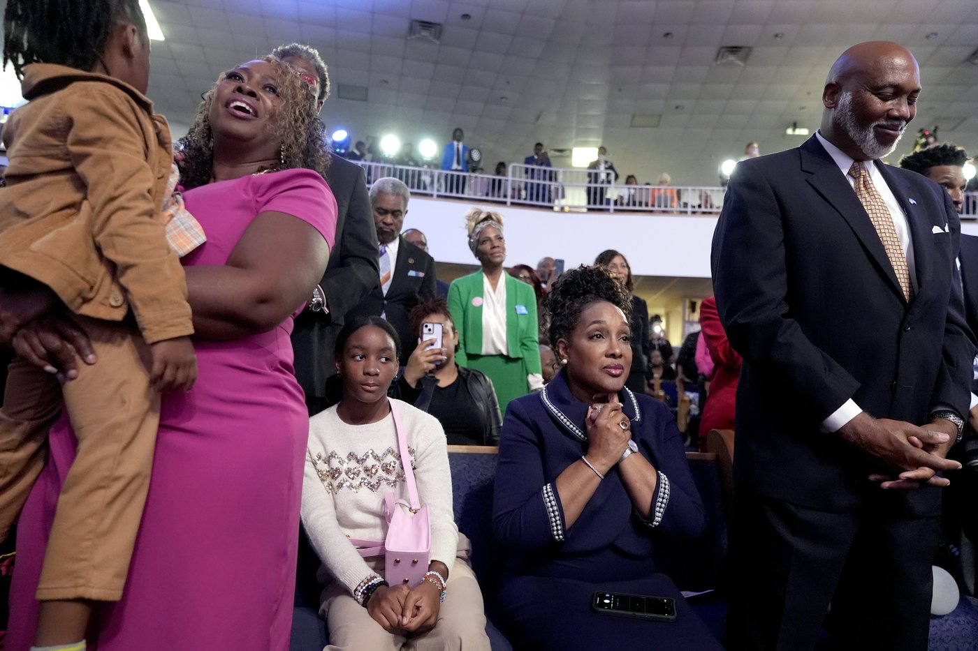 Harris urges Black churchgoers in Georgia to head out to vote and gets an assist from Stevie Wonder | iNFOnews.ca Harris urges Black churchgoers in Georgia to head out to vote and gets an assist from Stevie Wonder | iNFOnews.ca