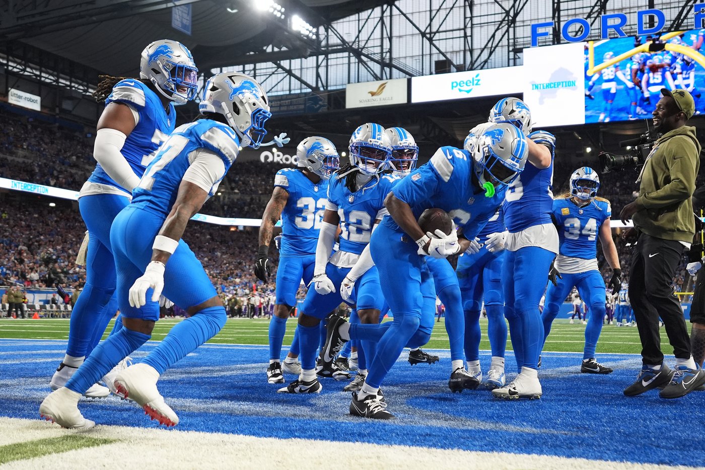 J.J. McCarthy throws for 2 TDs and runs for a score in his return as Vikings beat Lions 27-24 | iNFOnews.ca J.J. McCarthy throws for 2 TDs and runs for a score in his return as Vikings beat Lions 27-24 | iNFOnews.ca